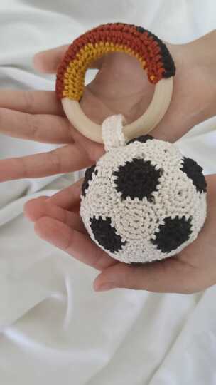 Babyrassel Fußball