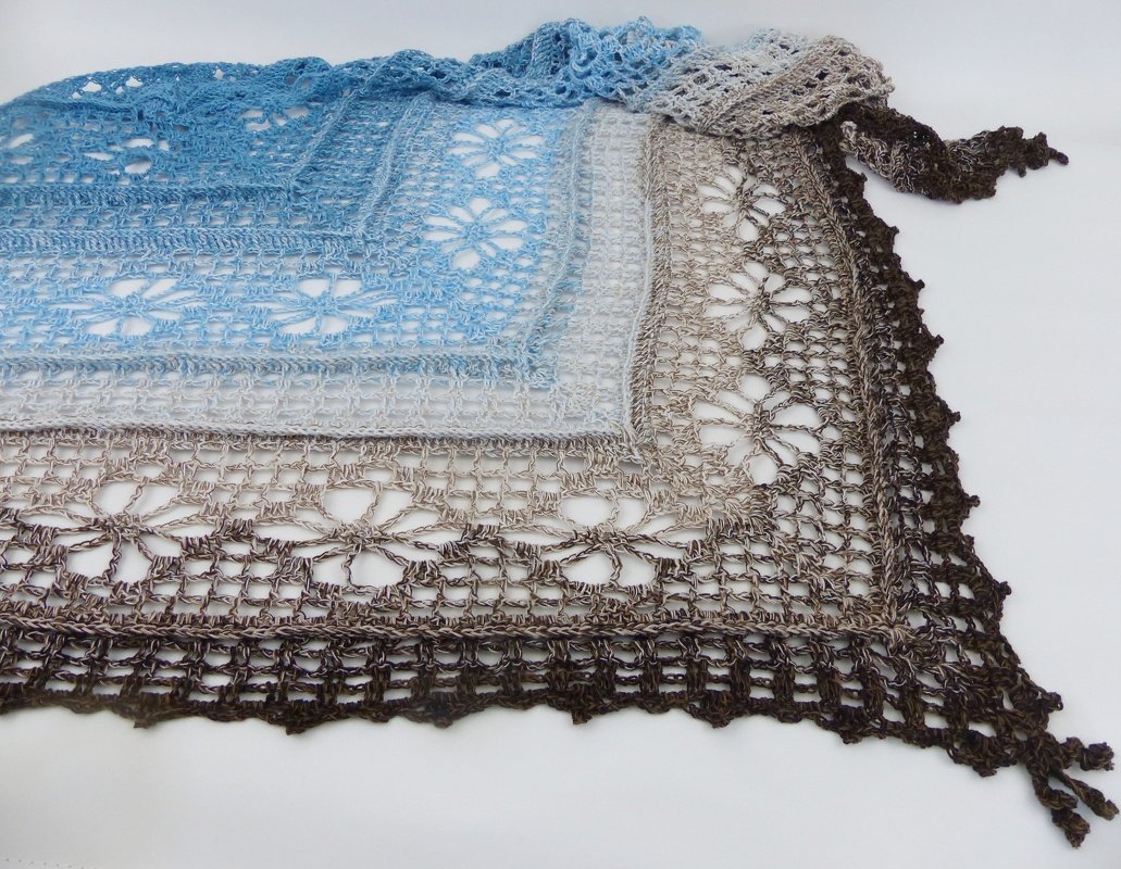 Crochet Pattern: BlumenGlüück Crocheted Triangle Shawl with Flowers - Image 26