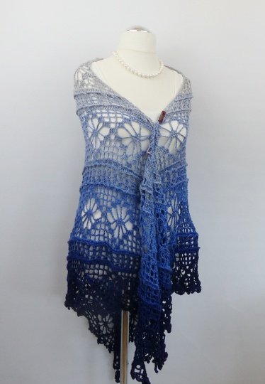 Crochet Pattern: BlumenGlüück Crocheted Triangle Shawl with Flowers