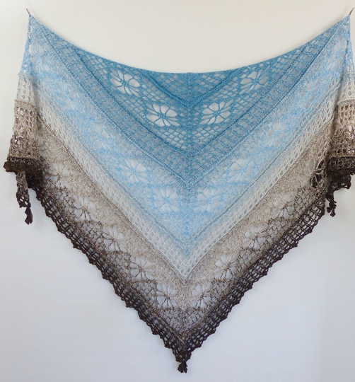 Flower Happiness - Crochet Pattern for a Triangular Shawl with a Flowers