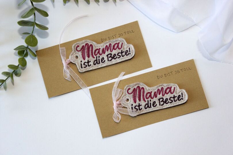 Stickdatei ITH Mama ist die Beste Schlüsselanhänger
