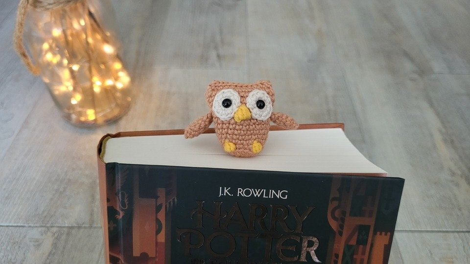 Häkelanleitung Lesezeichen Eule - Geschenk für Buchliebhaber