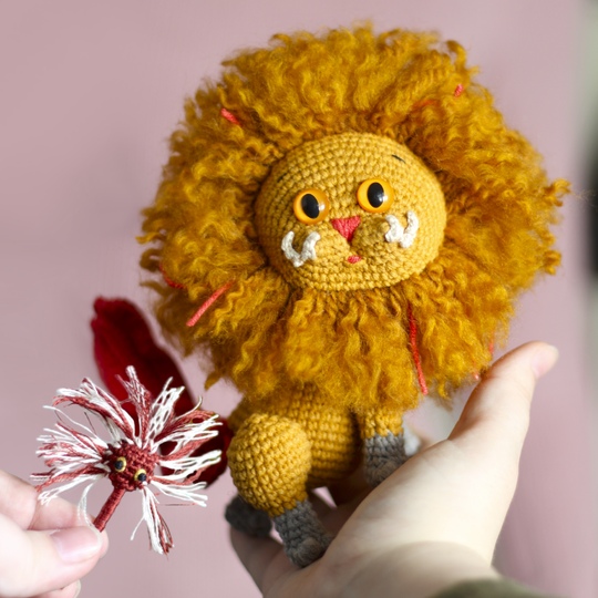 Crochet Sabertooth Cat Zouwu Pattern PDF – Fluffy Amigurumi Beast