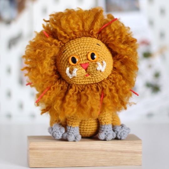 Crochet Sabertooth Cat Zouwu Pattern PDF – Fluffy Amigurumi Beast