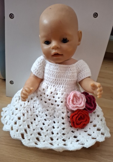 Doll dress with Roses