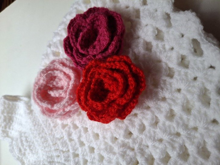 Puppenkleid mit Rosen