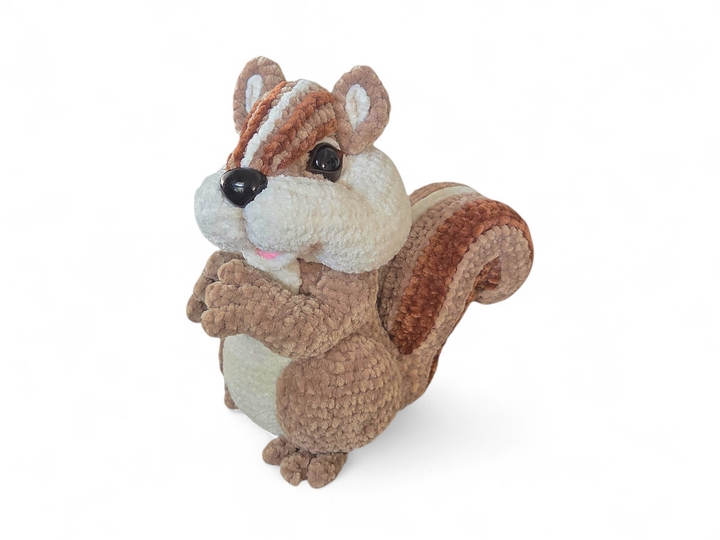 Crochet pattern Professor Fluffy Cheek, the clever chipmunk