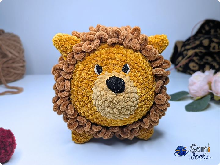 Häkelanleitung Ball-Löwe Loma – No-Sew Amigurumi Löwe aus Chenille-Garn