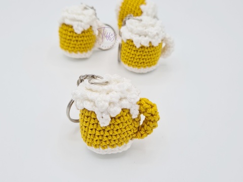 TINY BEER MUG – Mini Beer Crochet Pattern (2 Sizes) | Oktoberfest Decor