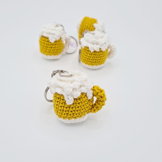 TINY BEER MUG – Mini Beer Crochet Pattern (2 Sizes) | Oktoberfest Decor