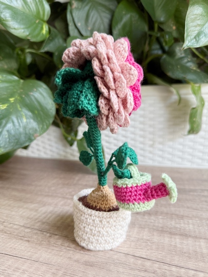 Rosa Dahlia im Blumentopf Amigurumi Häkelanleitung (DE, EN)
