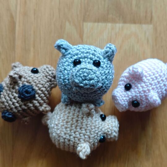 Glücksschweinchen Set | Amigurumi Schlüsselanhänger Glücksbringer | No-Sew