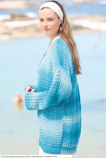 Jacke mit verschiedenen Lochmustern