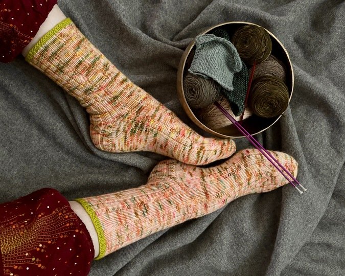 Strickanleitung Socken – Rib Socks mit ausführlich erklärter Ferse