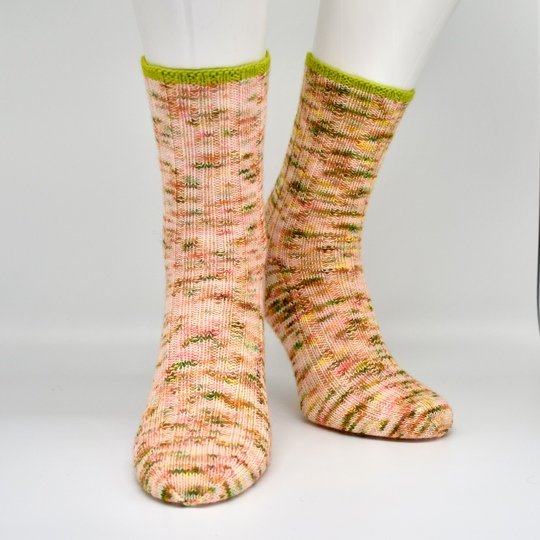 Strickanleitung Socken – Rib Socks mit ausführlich erklärter Ferse