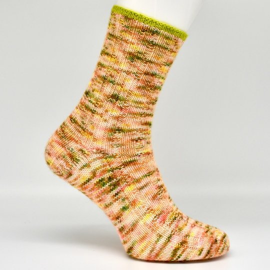Strickanleitung Socken – Rib Socks mit ausführlich erklärter Ferse