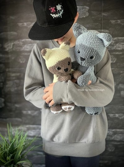 Katze häkeln – Amigurumi Häkelanleitung Deutsch | mit Fischerhut & Eimer