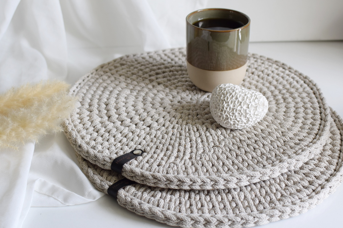 + NOVA + Crochet Pattern for a Modern Hygge-Style Placemat — For Beginners