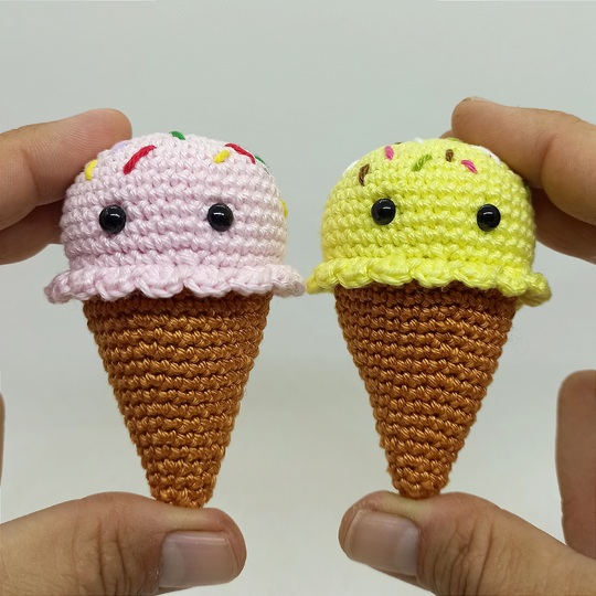 Crochet ice cream - amigurumi keychain