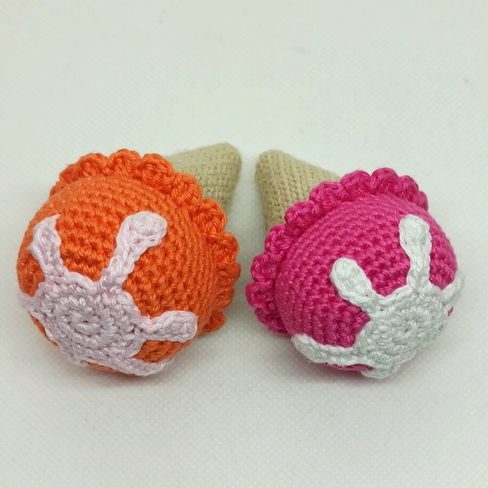 Crochet ice cream - amigurumi keychain