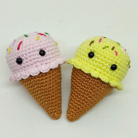 Kleine gehäkelte Eiscreme - Amigurumi Schlüsselanhänger