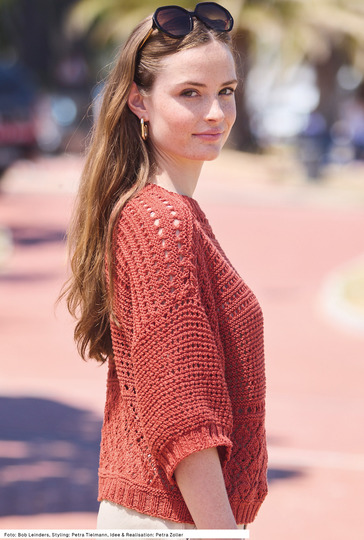 Pullover mit verschiedenen Ajourmustern