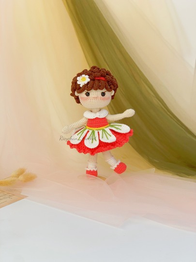 Crochet Doll Pattern: Daisy Amigurumi Doll (PDF English tutorial)