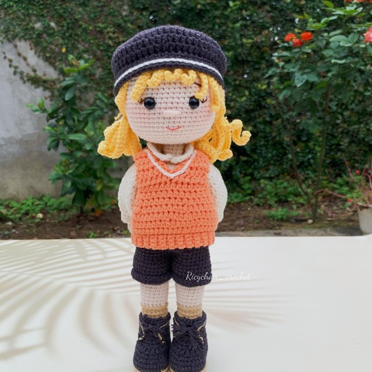 Lisa Doll Crochet Pattern: 10-inch Amigurumi Doll (PDF English Tutorial)