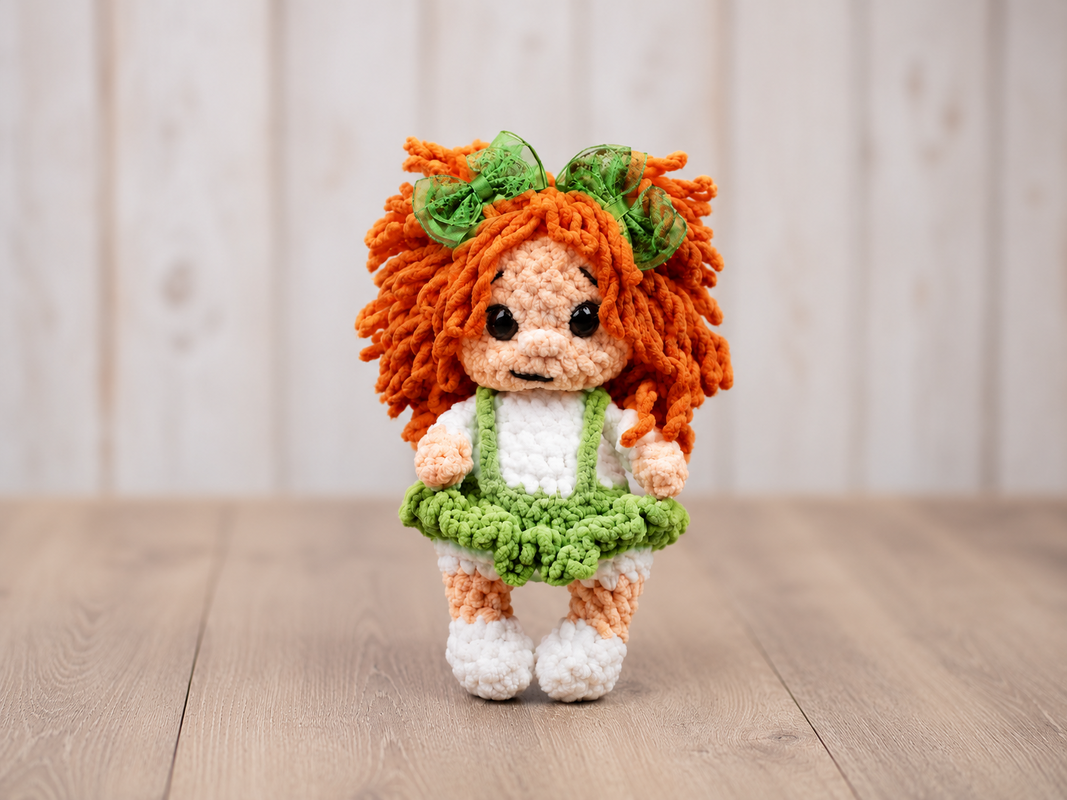 Einfache Häkelanleitung Puppe Lottie – aus Plüschgarn & OHNE Nähen