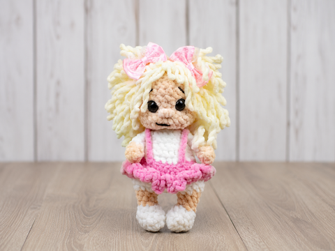 Häkelanleitung Puppe Lottie aus Plüschgarn