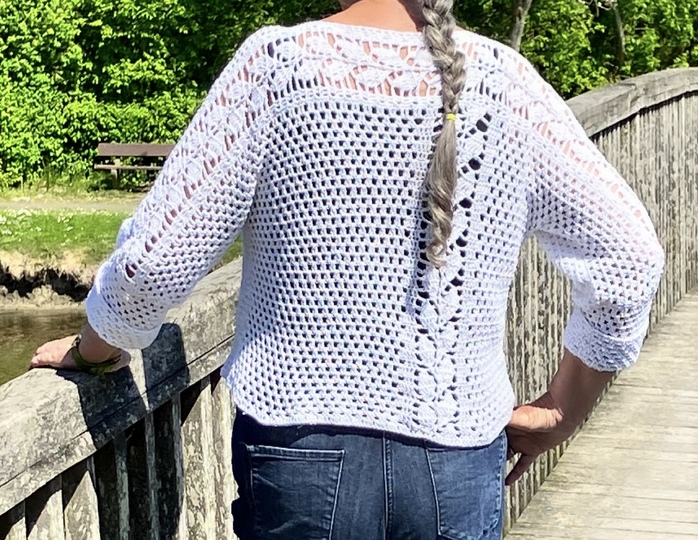 Pulli mit Blätterranken längs und quer- Häkelanleitung