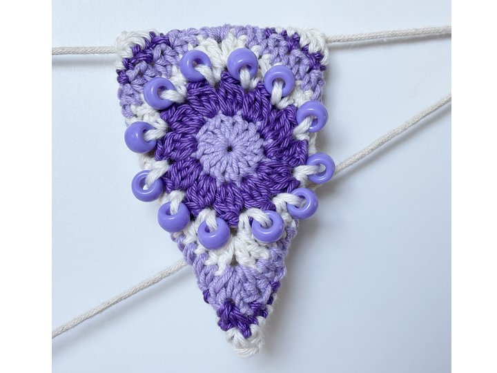 Wimpelkette Granny Square, Wimpelgirlande mit Perlen, Deko Partygirlande