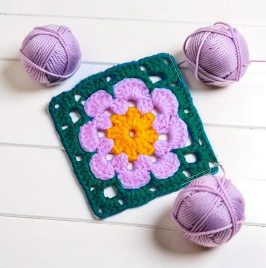 Crochet Bloom Granny Square Pattern, Garden Blossom Motif (Video Tutorial)