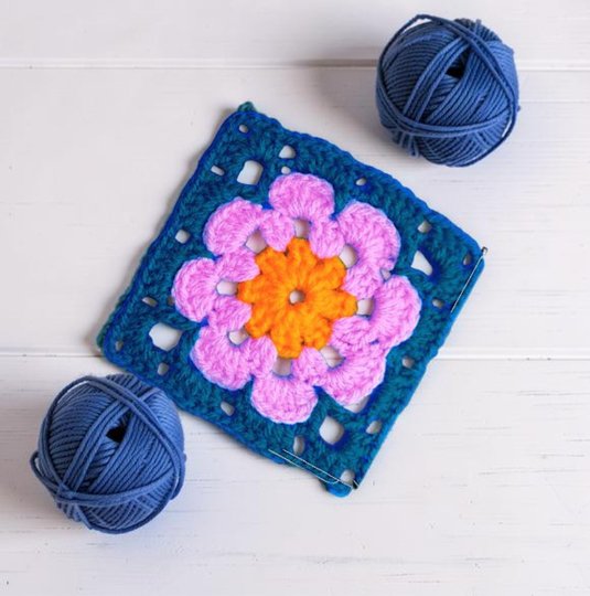 Crochet Bloom Granny Square Pattern, Garden Blossom Motif (Video Tutorial)