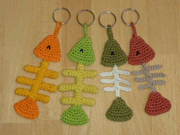 Häkelanleitung Schlüsselanhänger "Fischgräte", 2 Modelle, Taschenbaumler