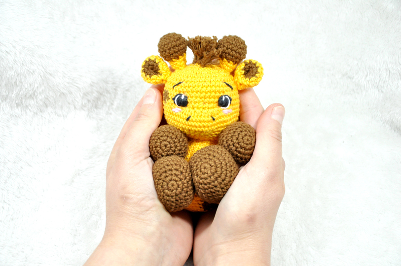 Crochet pattern giraffe Gilly