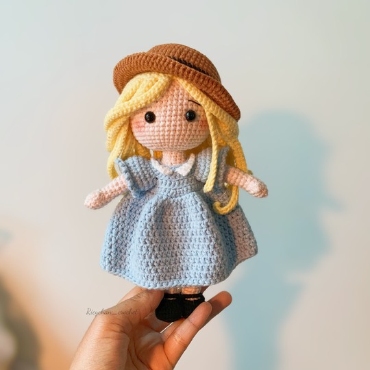 Doll Crochet Pattern: Amigurumi Doll