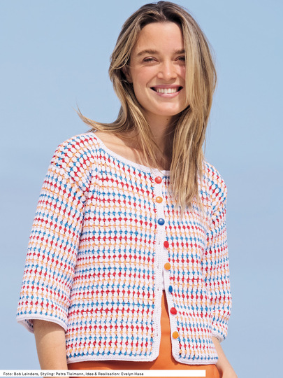 Häkeljacke mit bunten Streifen
