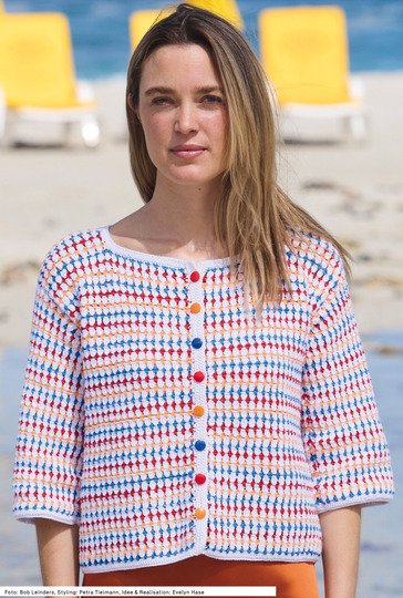 Häkeljacke mit bunten Streifen