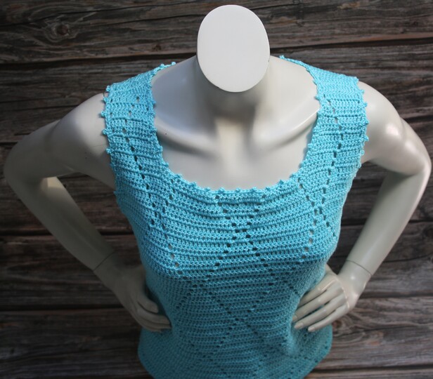 Crocheted Diamond-Pattern Top No. 026