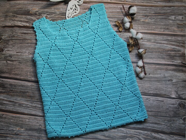 Crocheted Diamond-Pattern Top No. 026