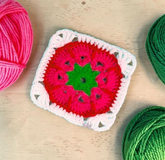 Starburst Granny Square Pattern – Retro Floral Crochet Motif Video Tutorial