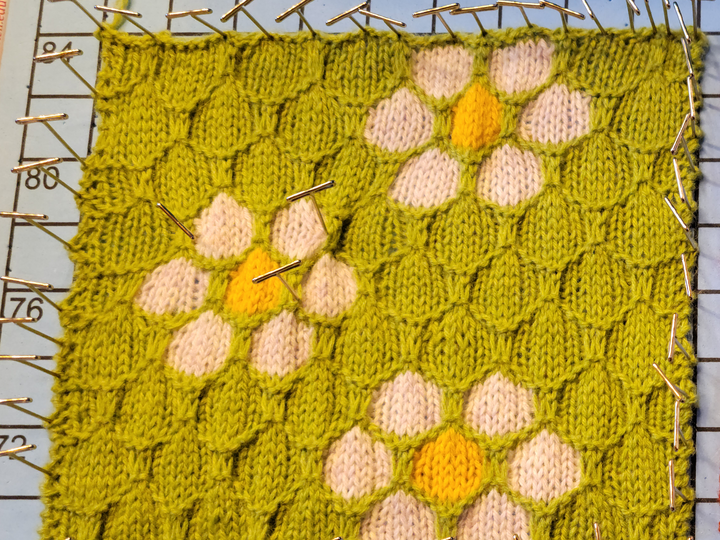 Field Of Daisies Floral Block Tile Pattern For Knitters