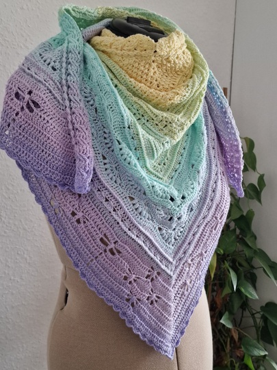 Häkelanleitung für das Dreieckstuch "Rising Summer"