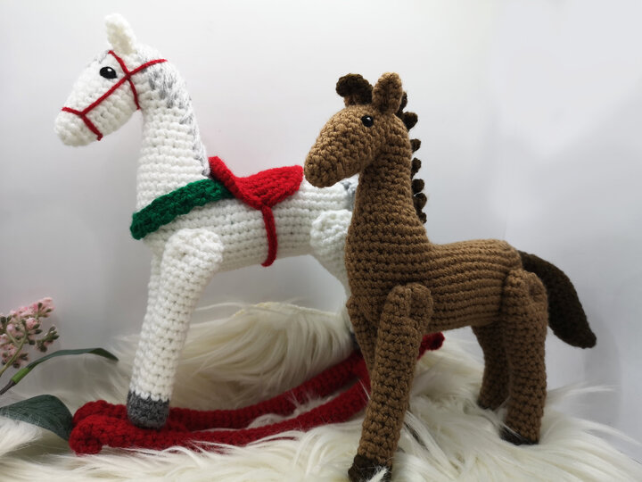 2in1: (Rocking) Horse with movable Legs - Crochet Pattern by NiggyArts