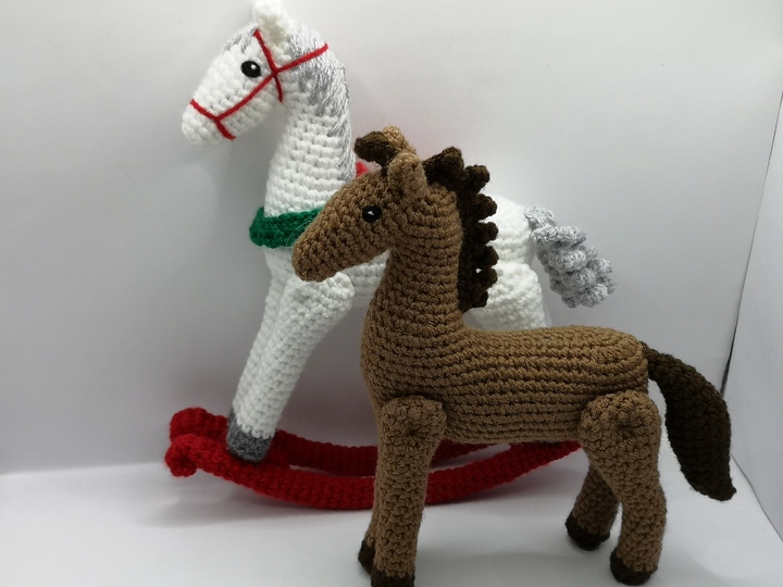 2in1: (Rocking) Horse with movable Legs - Crochet Pattern by NiggyArts