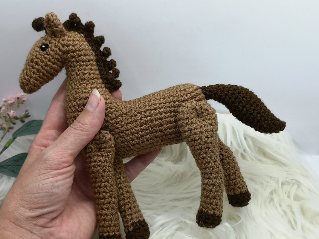 2in1:(Schaukel-)Pferd mit beweglichen Beinen - Häkelanleitung von NiggyArts - Bild 2