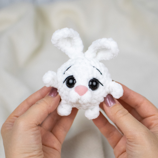 Pocket Puff Babys Häkelanleitung – Mini Hase & Katze aus Plüschgarn