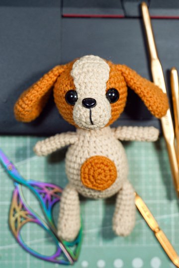 DOG whith Big Ear - keychain - PDF pattern