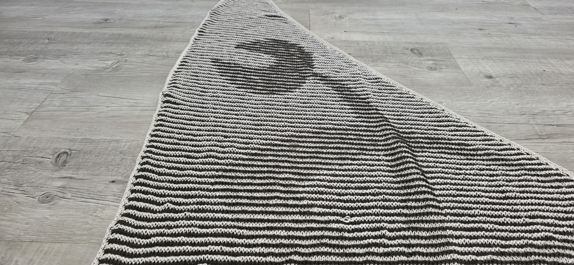 Cancer, Shadow Knitting, Illusion Knitting, Motif Shawl